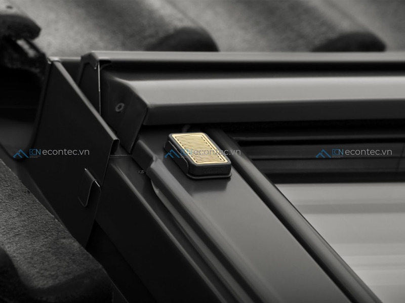 Cửa mái Velux tự động đóng mở thông minh với cảm biến mưa