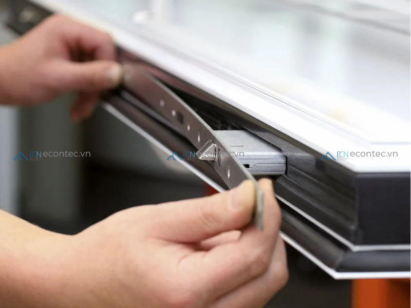 Khóa Fuhr bền bỉ hàng chục năm, thách thức môi trường khắc nghiệt