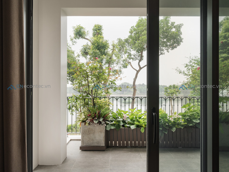 Roto Patio Lift vận hành êm ái cho cửa trượt kích thước lớn