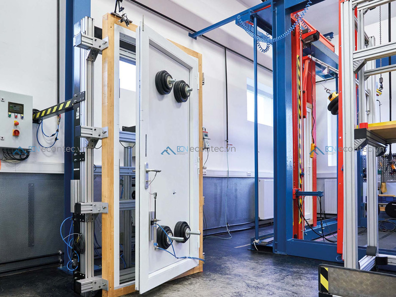 Trung tâm Roto ITC kiểm định cửa theo chuẩn Đức khắt khe