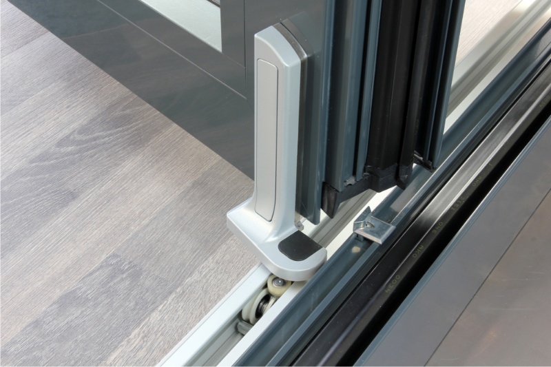 Cấu trúc ray dẫn hướng của hệ cửa xếp trượt