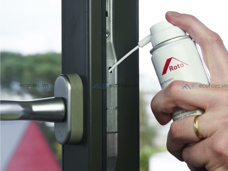 Bảo dưỡng đúng cách giúp cửa nhôm bền đẹp và vận hành ổn định Chọn cửa nhôm cho nhà phố hiện đại