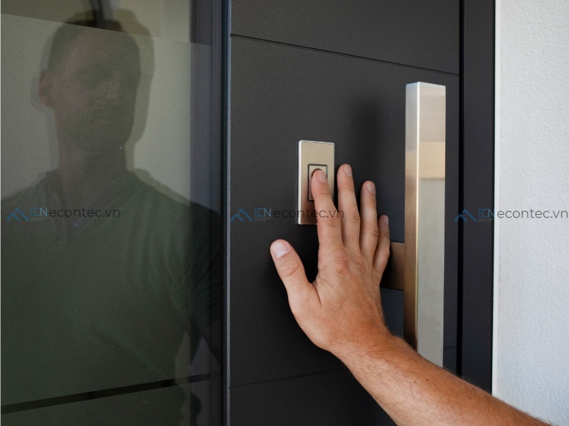 Cửa nhôm Panel kết hợp khóa thông minh FUHR và Navkom an ninh tối ưu