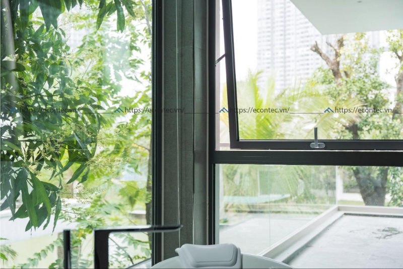 Cửa sổ mở quay linh hoạt an toàn thông gió tối ưu cho mọi không gian