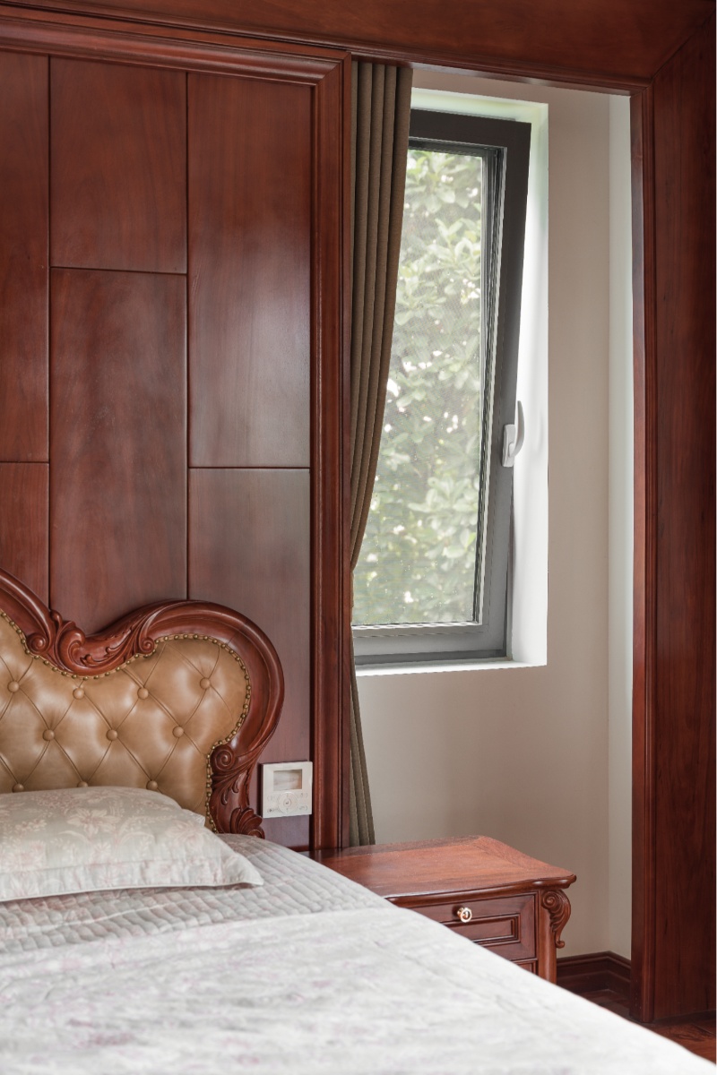 Cửa quay lật thông minh mở tối đa đón sáng và gió vừa an toàn vừa chống mưa