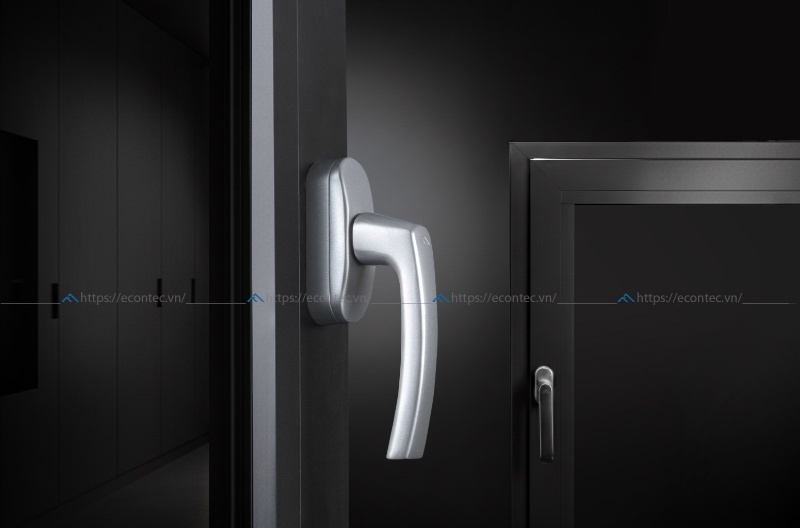 Hệ nhôm và Phụ kiện đồng bộ quyết định độ bền, kín khít và vận hành cửa nhôm