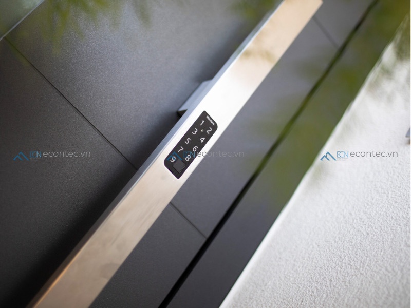 Công nghệ Navkom mang lại khóa cửa trục xoay thông minh an toàn cao